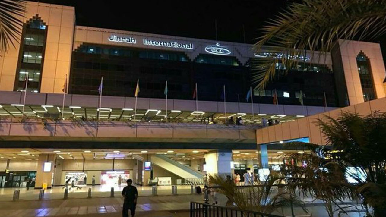 Vistors’ entry banned at the airports