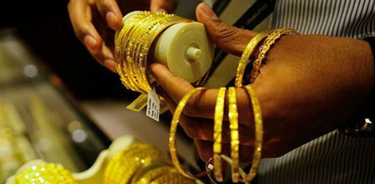 Gold gains Rs200/tola in Pakistan