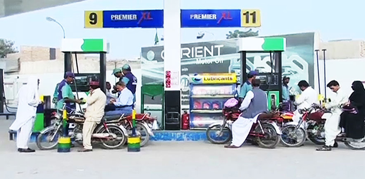 Sindh: Fuel stations to be closed by 5pm as lockdown intensifies