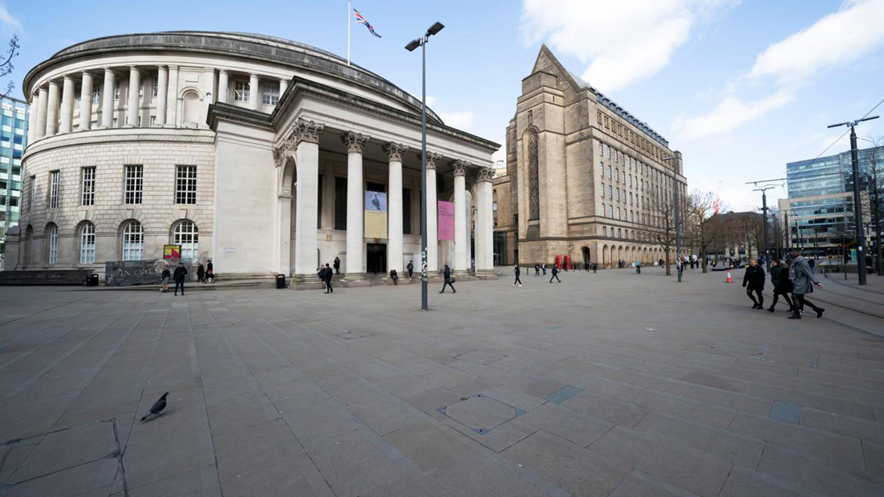 UK to ban public gatherings