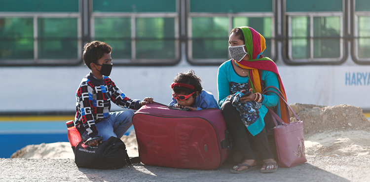 India: Coronavirus lockdown wreaks havoc on the poor