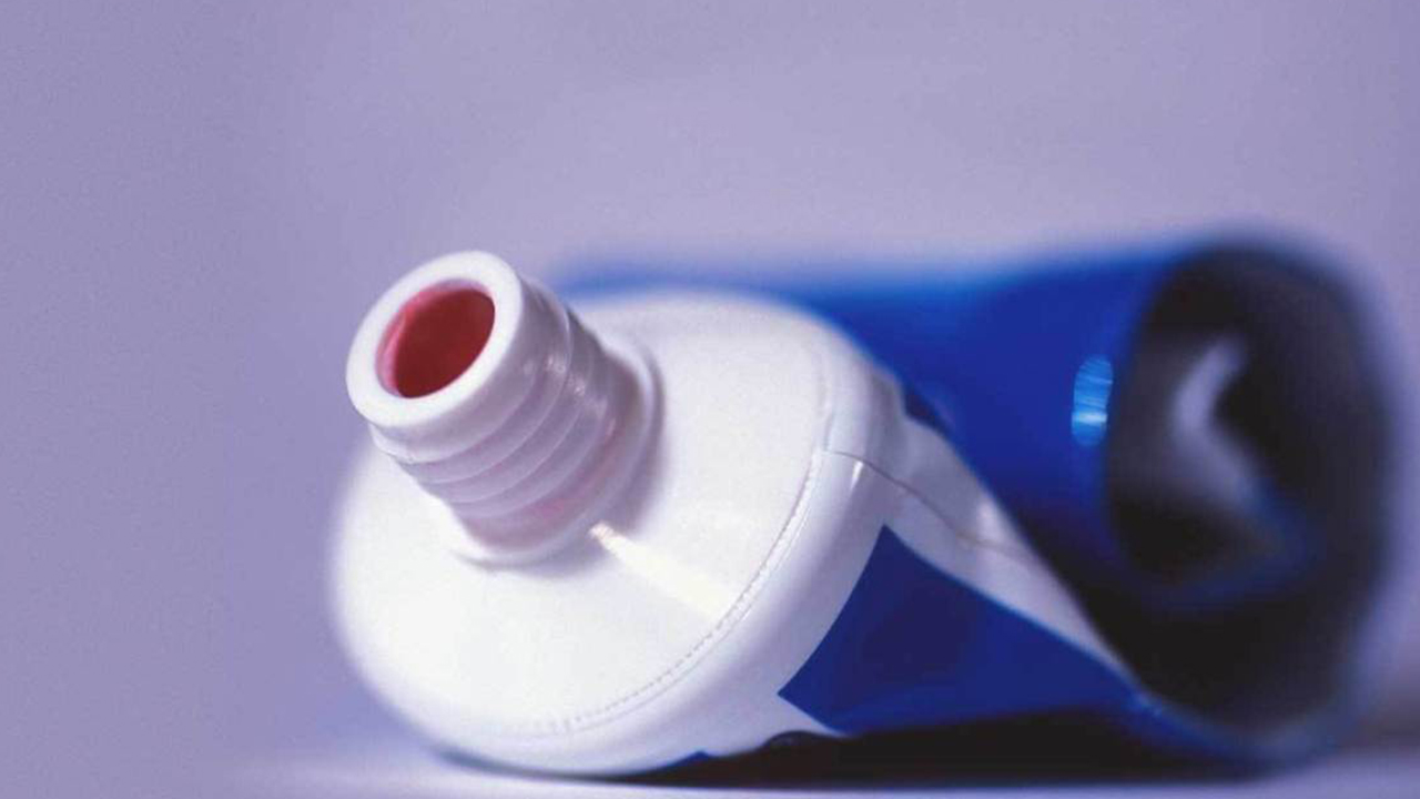 Why NOT to use toothpaste on pimples?