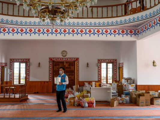 Mosque turns into temporary supermarket in Turkey