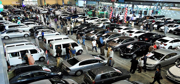 Car sales drop by 71.8 per cent amid lockdown