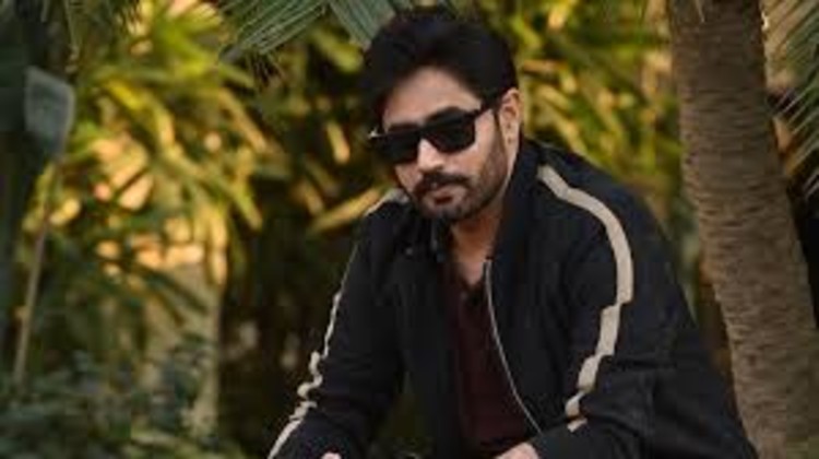 Singer Abrar ul Haq suspected COVID-19 infected