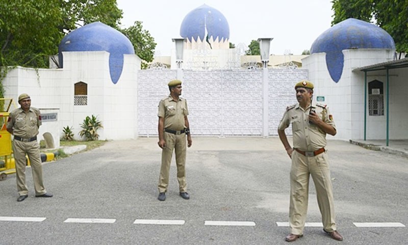 Pakistani diplomats get harassed by Indian police after recent spat