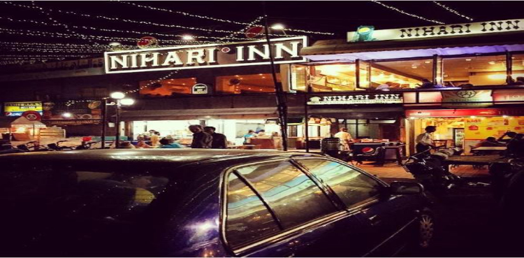 Authorities in Karachi on Monday, banned indoor dining in restaurants amid increasing COVID-19 cases in the metropolis. Commissioner Karachi Iftikhar Shalwani has announced a ban on indoor dining services in restaurants and eateries in Karachi to curb rapid coronavirus spread in the city. The ban will be enforced from Tuesday November 24th tomorrow. According to details, open-air restaurants will be exempted from the ban and will be allowed to continue their dining services. Deputy Commissioners have been directed to ensure the strict implementation of new COVID-19 SOPs and directives. The development comes as several areas in Karachi have been placed under micro lockdowns in response to increasing COVID-19 cases being reported from those neighborhoods. Karachi has remained one of the most affected cities in the country and has continuously reported highest number of daily COVID-19 cases.