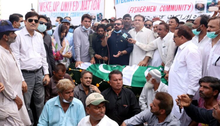 Fisherman community protest against torture and killing of folk in Indian custody