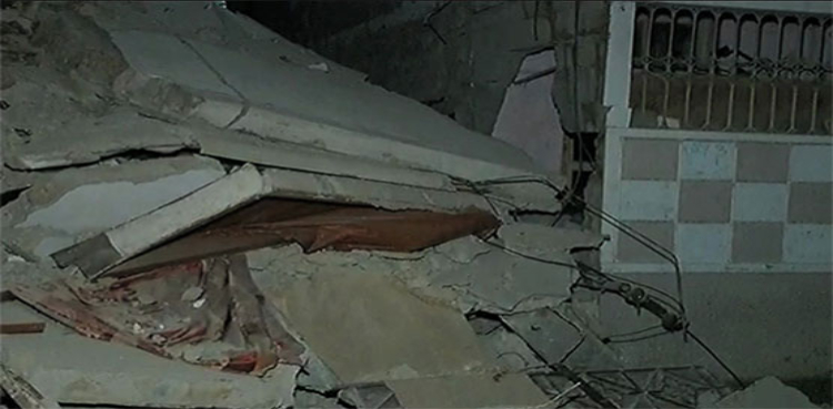 Four story building collapses