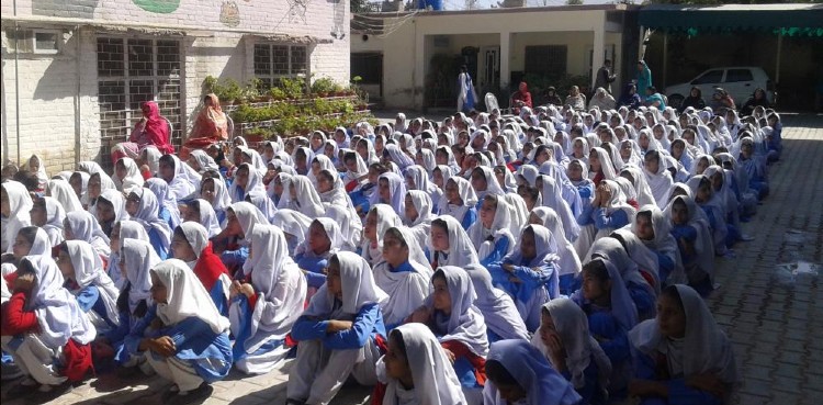 COVID-19: 10 million female students will be out from education