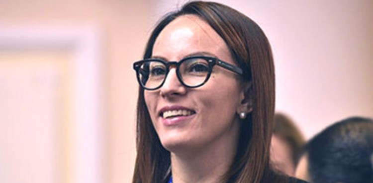 President Alvi calls Mexican senator Ms Gabriela Barron