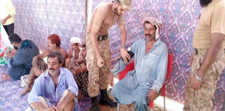 Army distributes ration packs