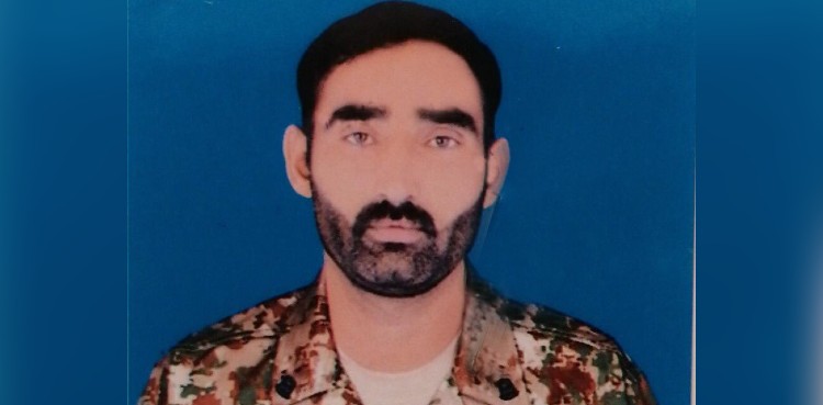 Pak Army solider martyred by terrorist firing from across Afghan border