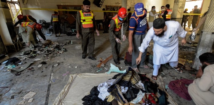 7 killed, over 100 injured in Peshawar blast: KP police