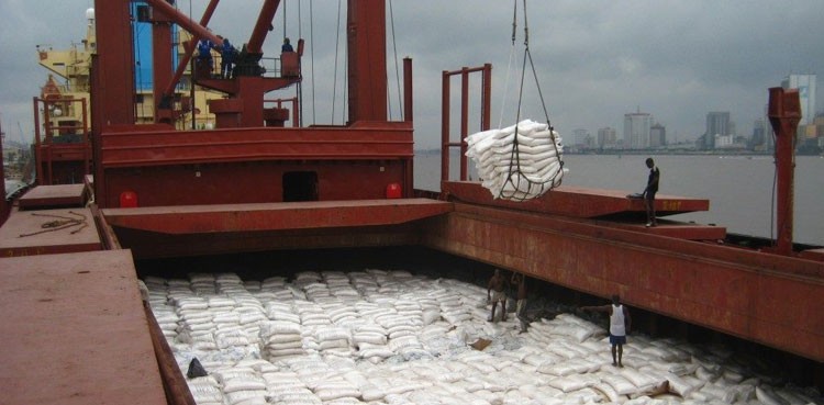 25,250 tons of imported sugar arrives in Karachi