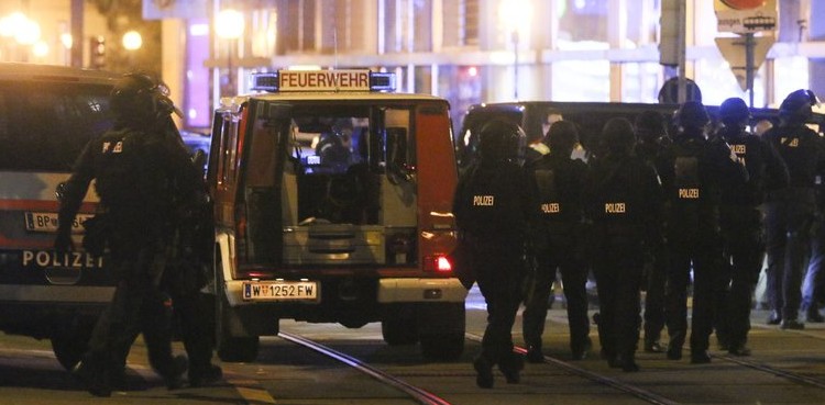 Pakistan ‘strongly condemns heinous terrorist attack’ in Vienna, offers condolences