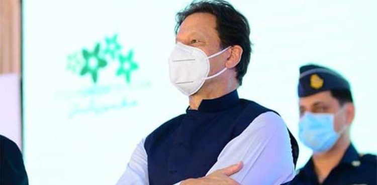 PM Imran Khan meets business community in Faisalabad