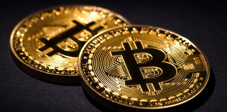 Touching $34,000: Bitcoin trades near all-time high