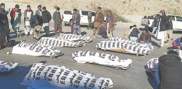 Machh tragedy: Aggrieved families refuse to end road blockade till PM Imran Khan visits Quetta