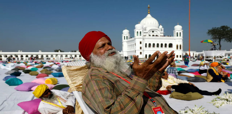 Sikh pilgrims India Pakistan