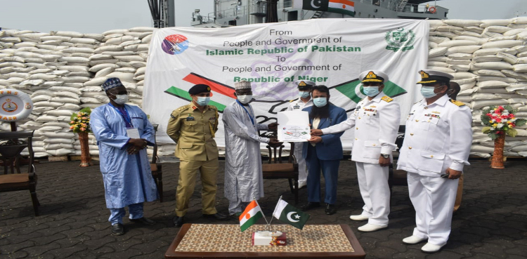 pakistan navy humanitarian aid