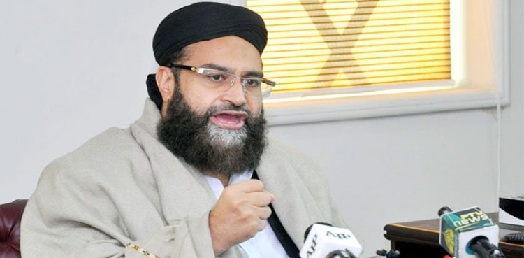 People can get vaccinated against COVID-19 while fasting, says Maulana Tahir Ashrafi