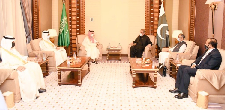 FM Qureshi, Saudi counterpart mull over bilateral relations, future cooperation