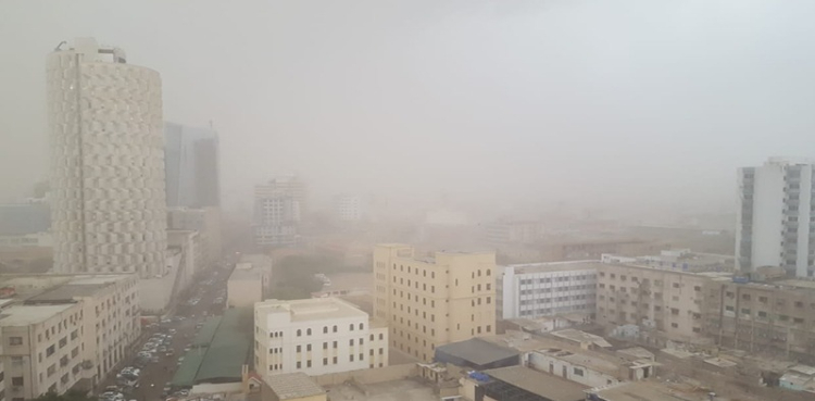Three killed as Karachi hit by massive dust storm