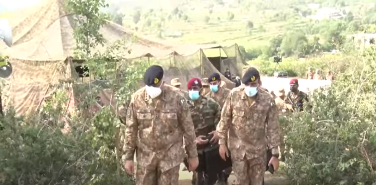 COAS General Bajwa reviews field exercise ‘Taskheer-e-Jabal’ near Kotli