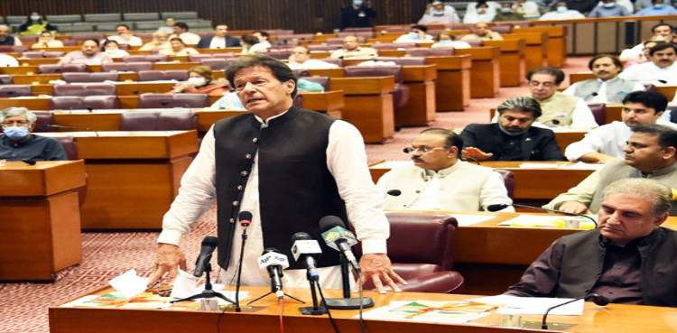PM Imran Khan reiterates support for EVM, invites opposition for electoral reforms