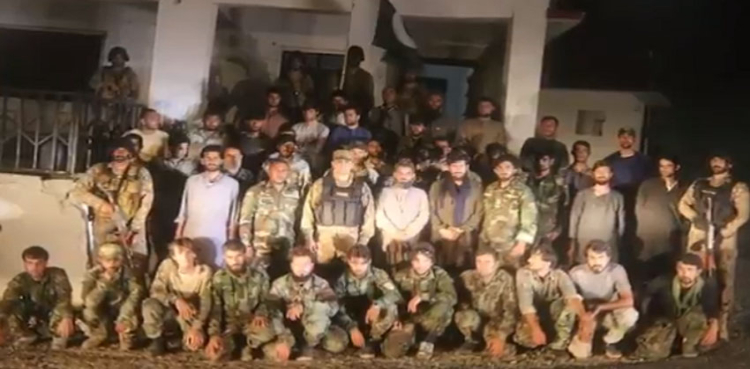Afghan soldiers who took refuge in Pakistan, returned back in a dignified manner