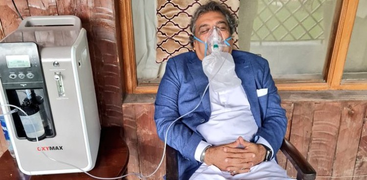 Federal Minister Ali Zaidi put on oxygen support