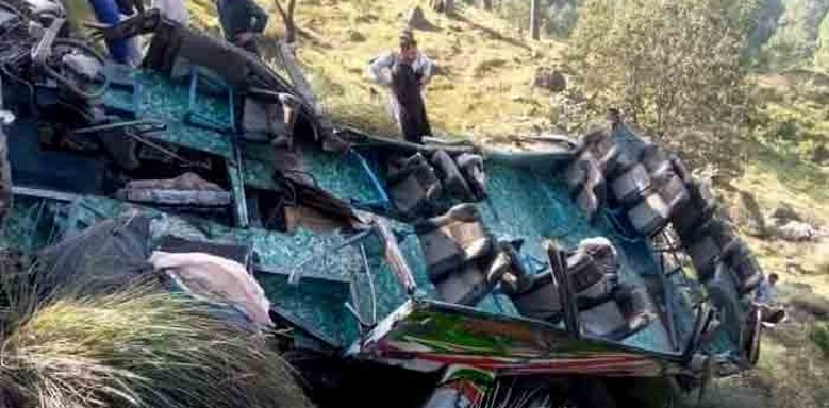 23 die as coach plunges into ravine in Azad Kashmir