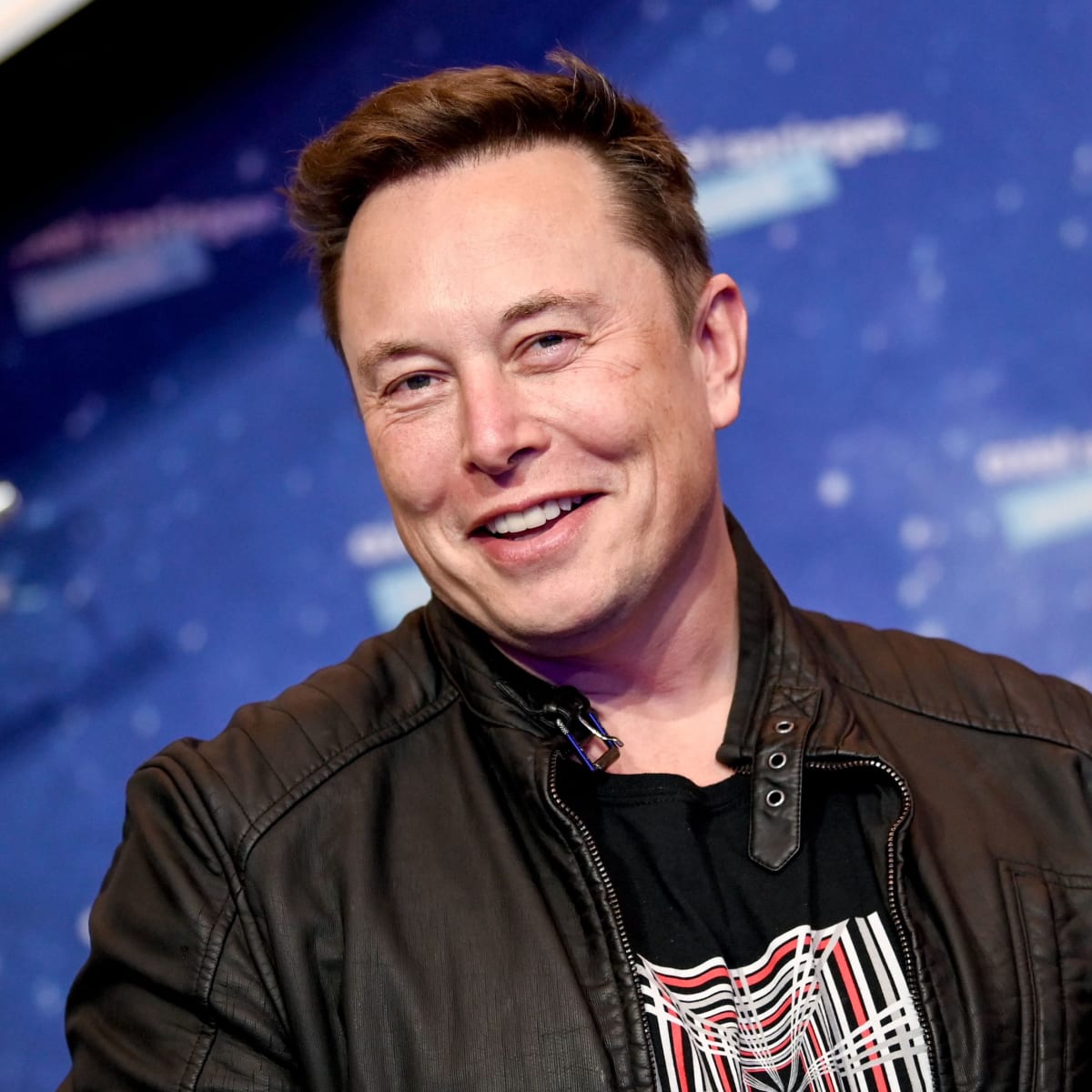 Elon Musk offloads $5 bn in Tesla shares