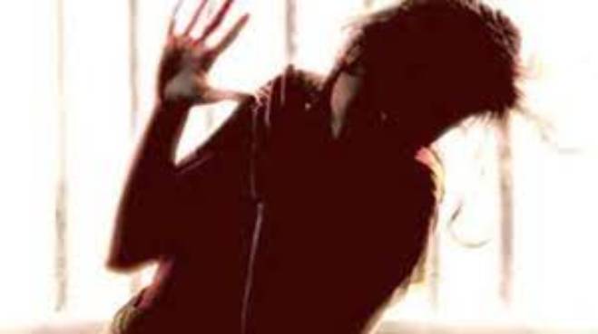 A man hurls acid on his cousin for refusing marriage proposal