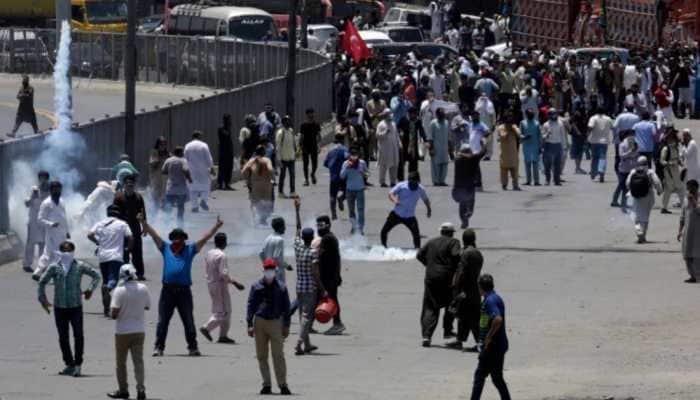 Court grants bail to Imran Khan and others in violation of sec144