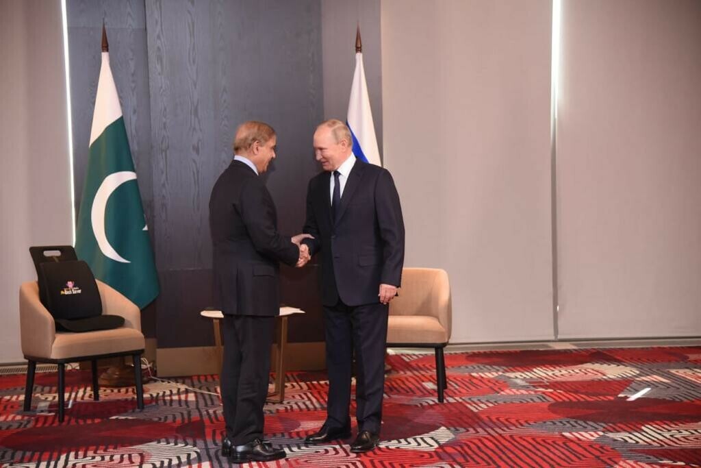 Prime Minister Shehbaz Sharif meets Russian President Putin