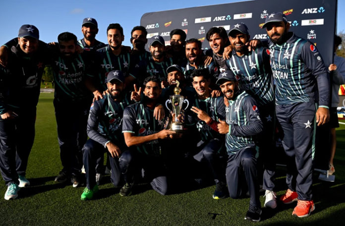 Pakistan beat Kiwis in the final of tri-series