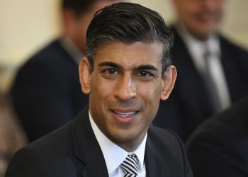 Hancock urges Johnson to back Sunak to lead the country