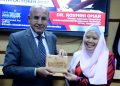 Dr. Rosmini Omer of Universiti Teknologi Malaysia delivers lecture at SMIU