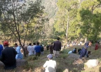 AJK:  Three students killed as van plunges into ditch
