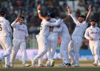 England beats Pakistan in First Test Match by 74 runs