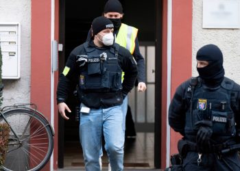 Germany: Police arrest 25 on suspicion of plotting coup