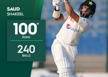 Karachi test: Pakistan still 42 runs behind