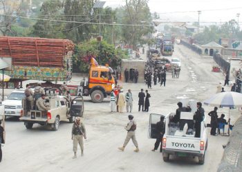Torkham border shut following a clash between Pak, Afghan forces