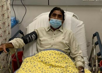 Cricket legend Javed Miandad admitted to hospital