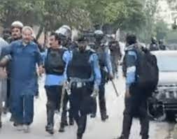 Police arrest Shibli Faraz, Amjad Niazi from Judicial Complex