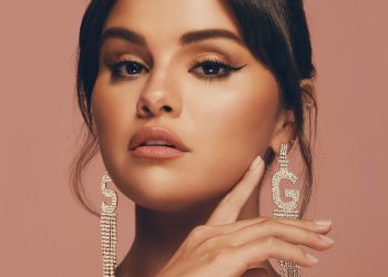 Selena Gomez, first female having 400m Instagram followers