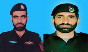 Tank: Two policemen martyr, five injured in attack on census team