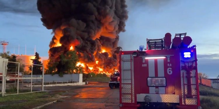 Huge fire erupts at Crimea fuel depot after drone attack, authorities claims